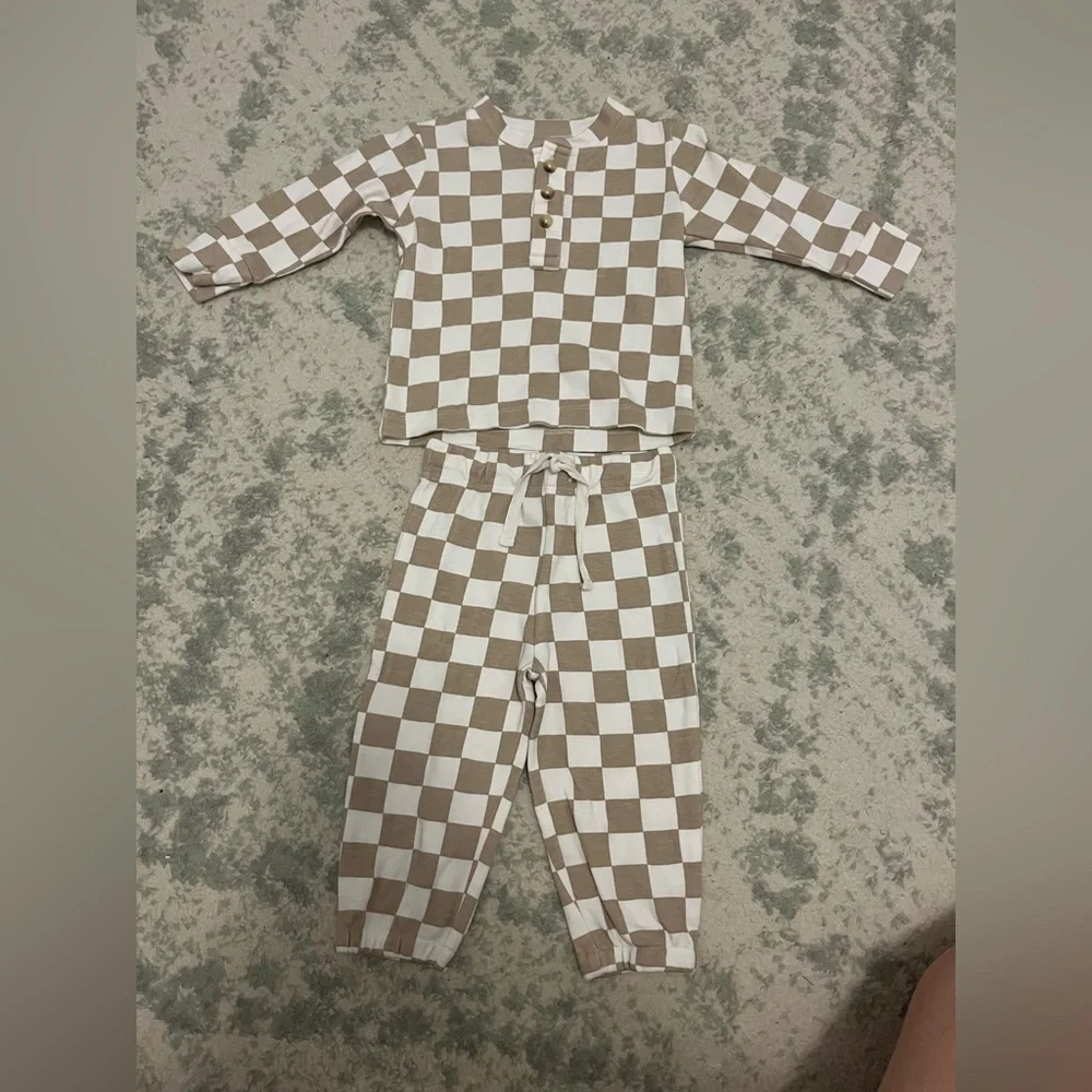 SIIX NWOT Tiramisu Checkerboard Organic Wells Top and Pants Matching Set Outfit